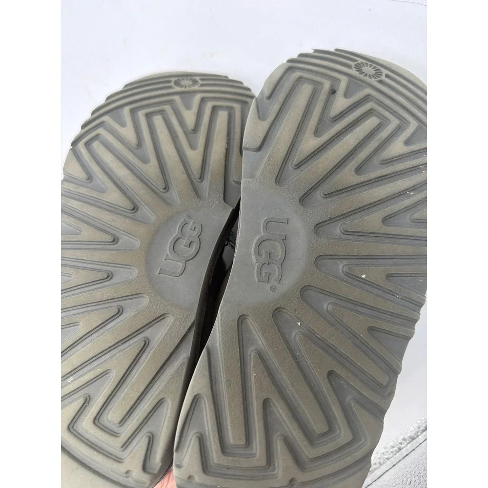 UGG Kids Neumel II Suede Chukka Boots Charcoal Grey Youth Size 4 Style 1017320K